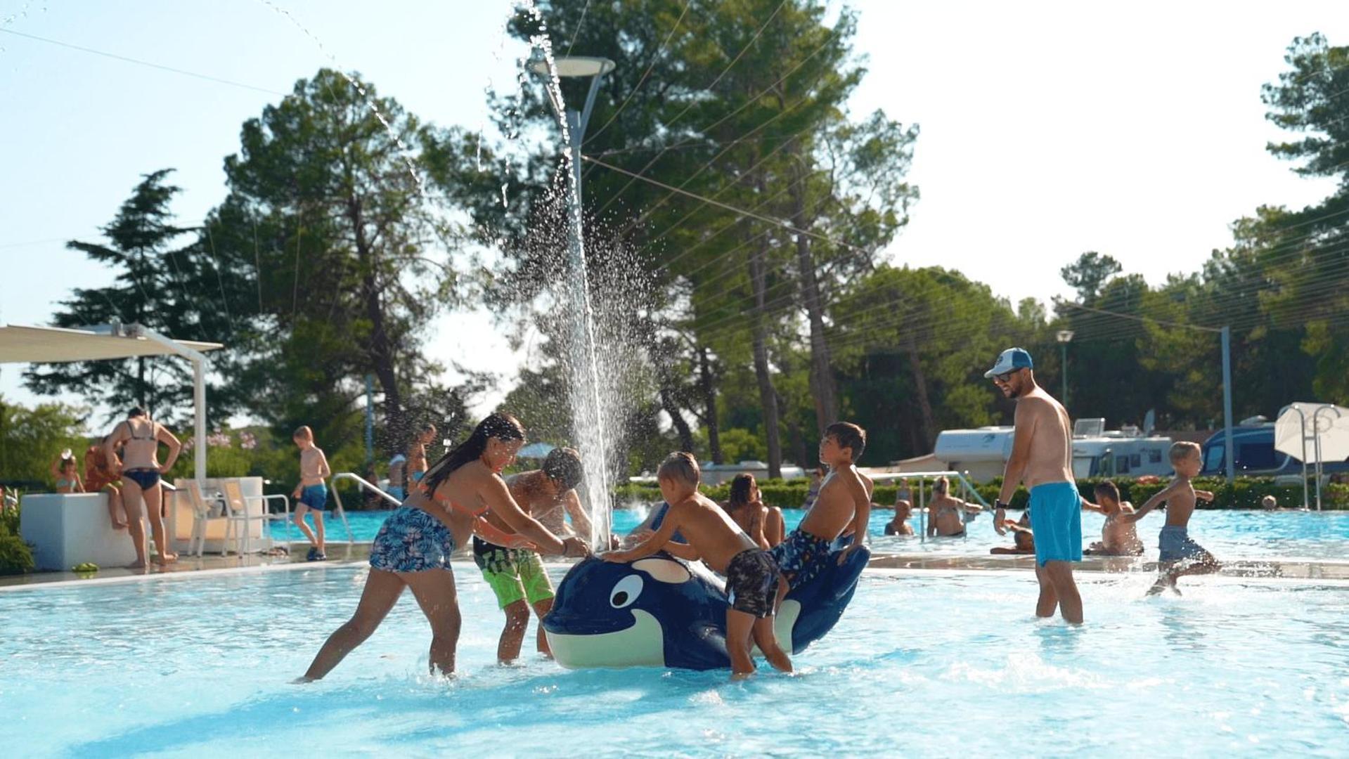 Easyatent Camping Valkanela Orsera Esterno foto