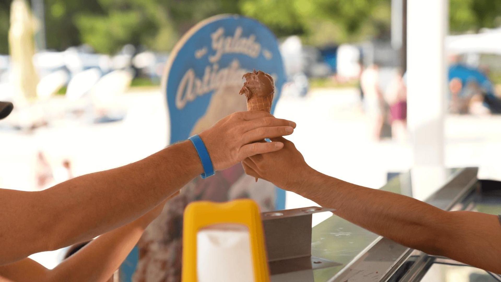 Easyatent Camping Valkanela Orsera Esterno foto