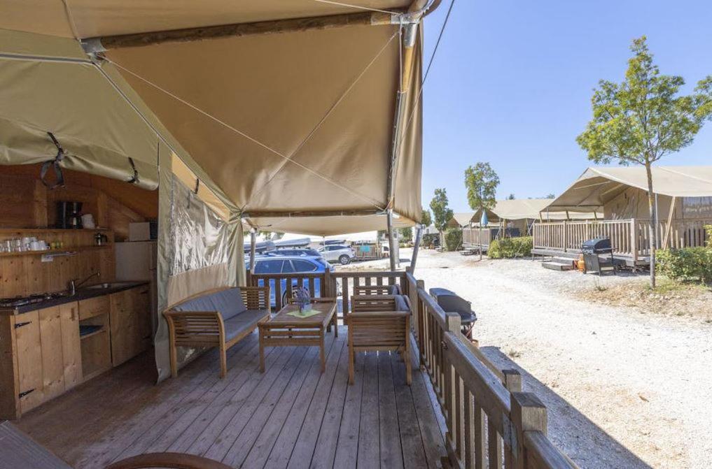 Easyatent Camping Valkanela Orsera Camera foto