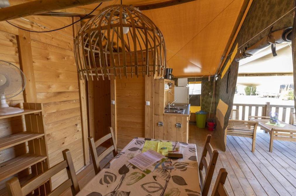 Easyatent Camping Valkanela Orsera Camera foto