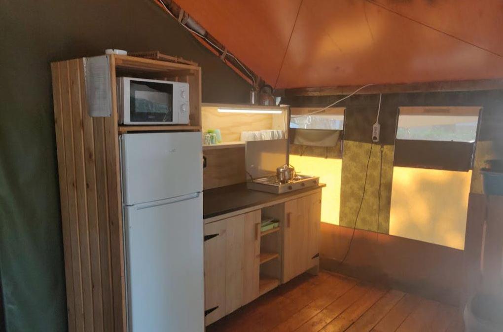 Easyatent Camping Valkanela Orsera Camera foto
