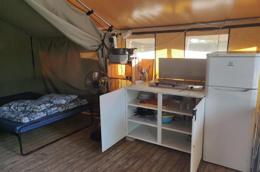 Easyatent Camping Valkanela Orsera Camera foto